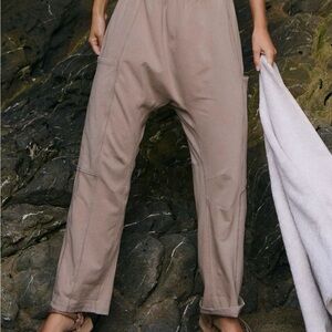 NWOT Free People Movement Hot Shot Pants Cargo Beige Size Small